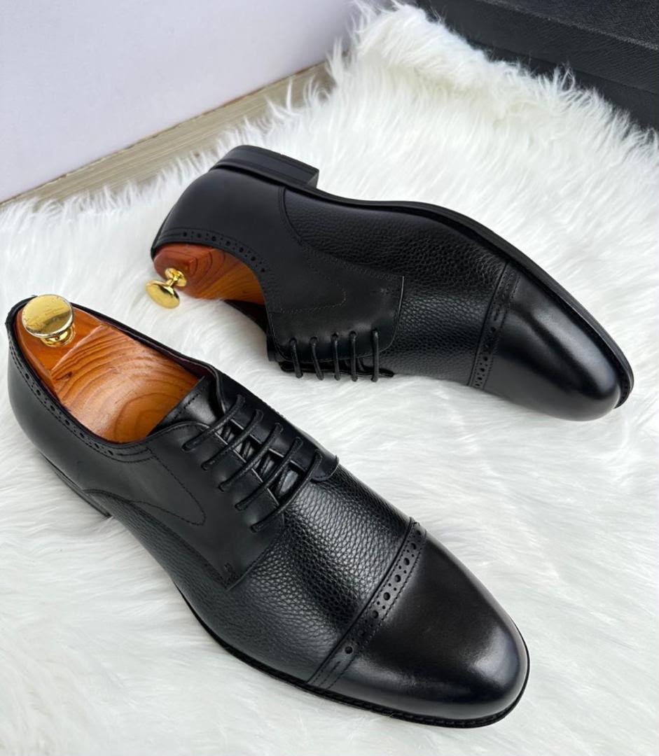 Black Pebbled Grain Brogue Cap-Toe Oxford Dress Shoes