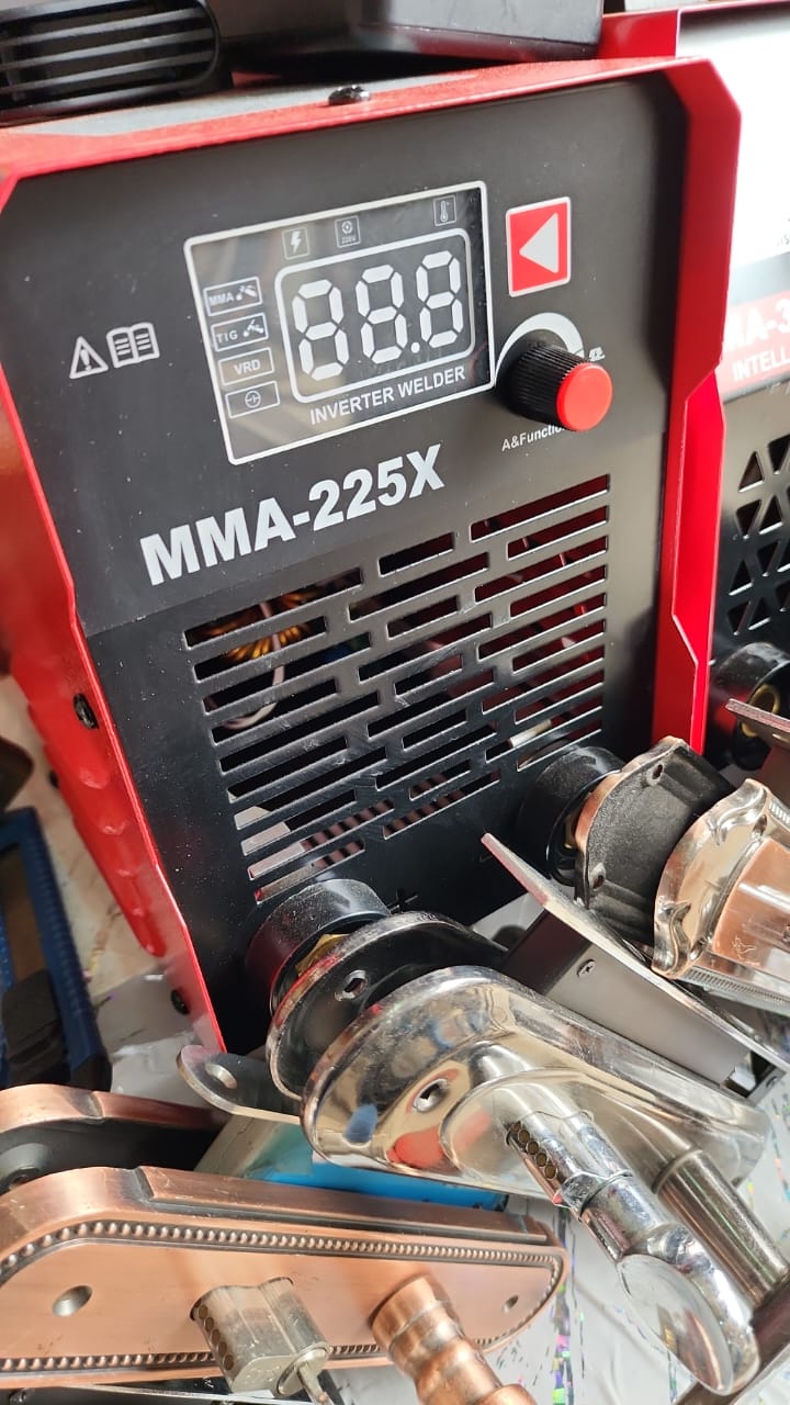 Yuri MMA-225X Inverter Arc Welding Machine
