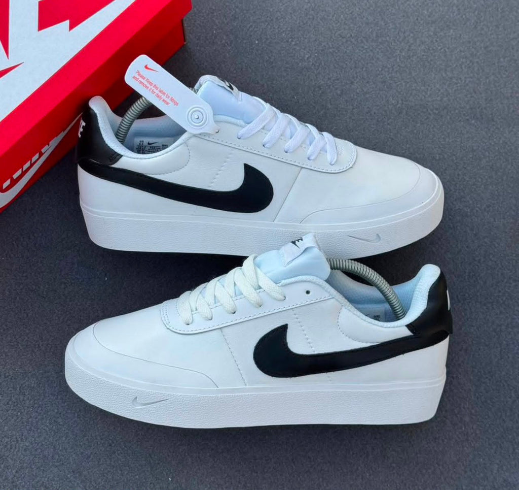Nike Low-Top Sneakers White/Black