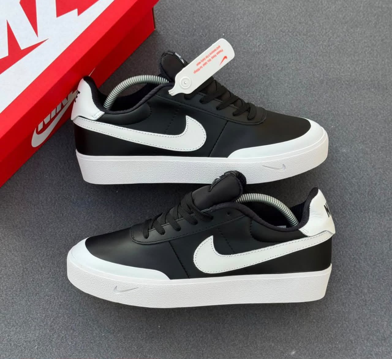 Nike Low-Top Sneakers Black/White