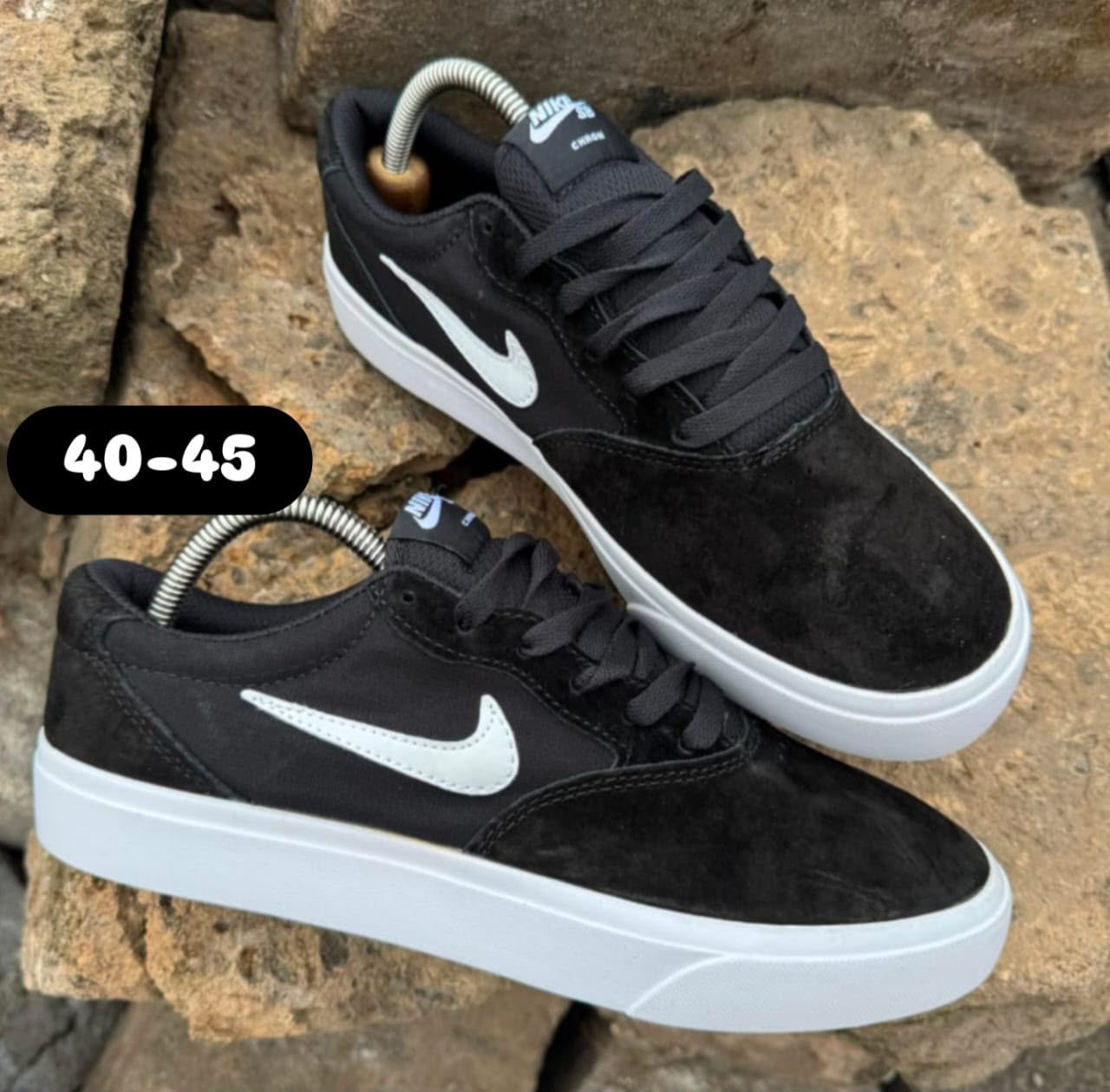 Nike SB Chron Low-Top Skate Sneakers Black/White