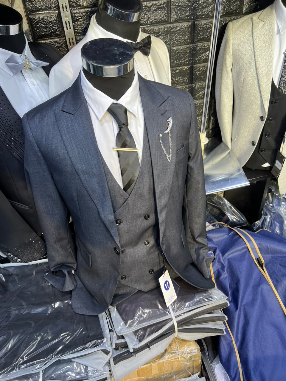 Men's 3-Piece Suit Set – Navy Blue Blazer, Charcoal Vest & Accessories
