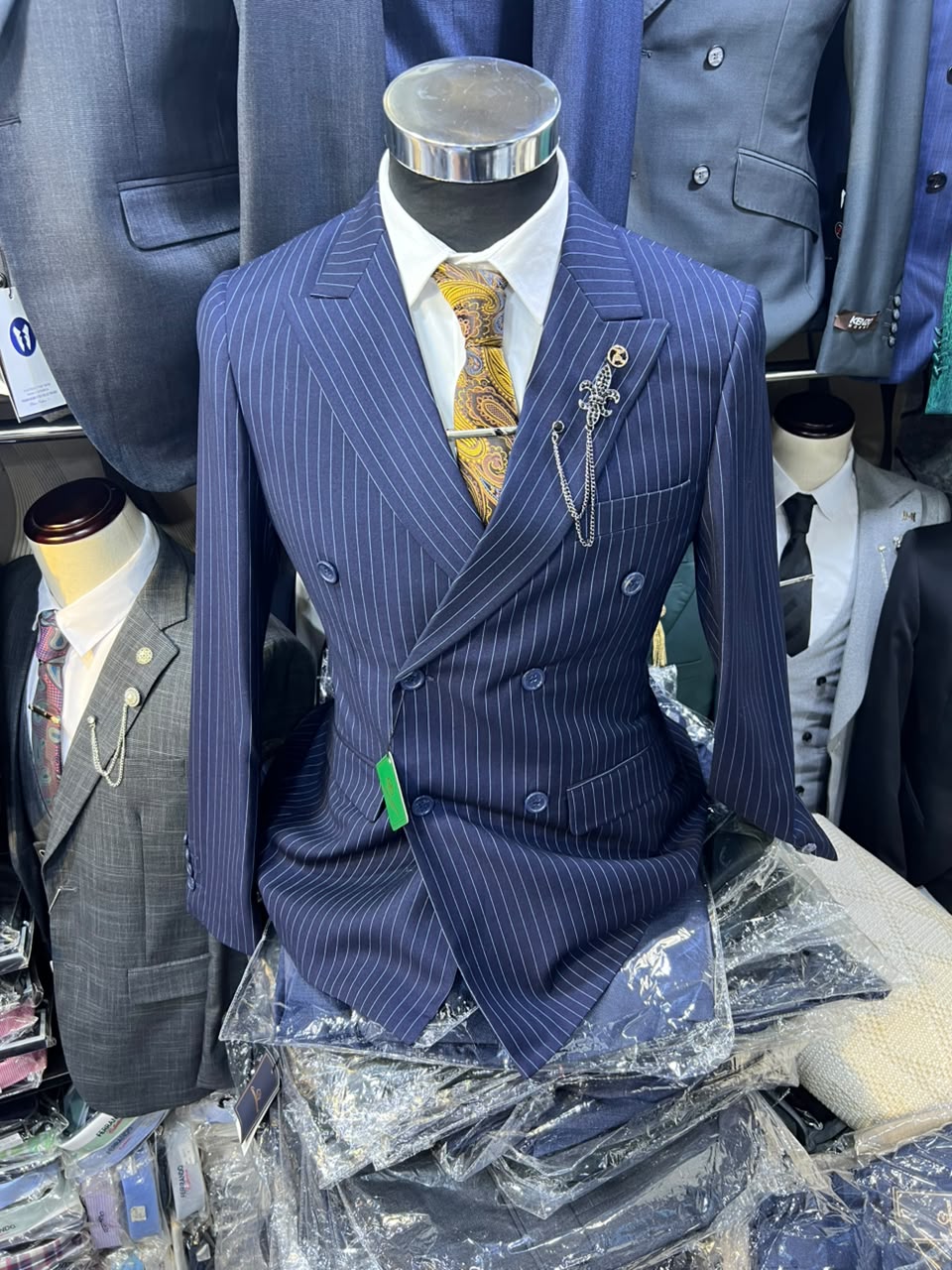Men's Navy Blue Pinstripe Double-Breasted Suit Set