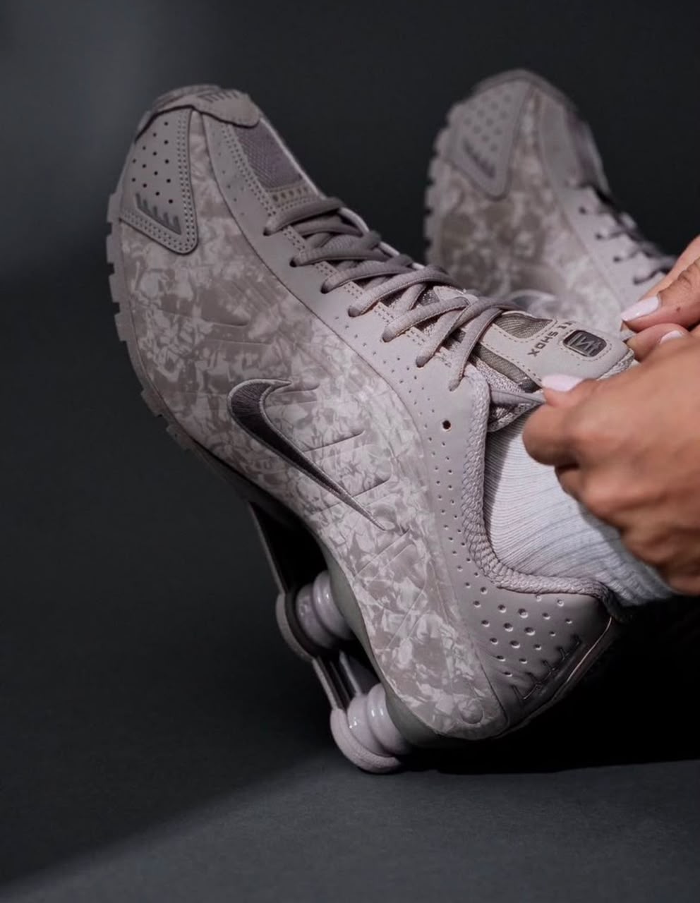Nike Shox - Taupe/Grey