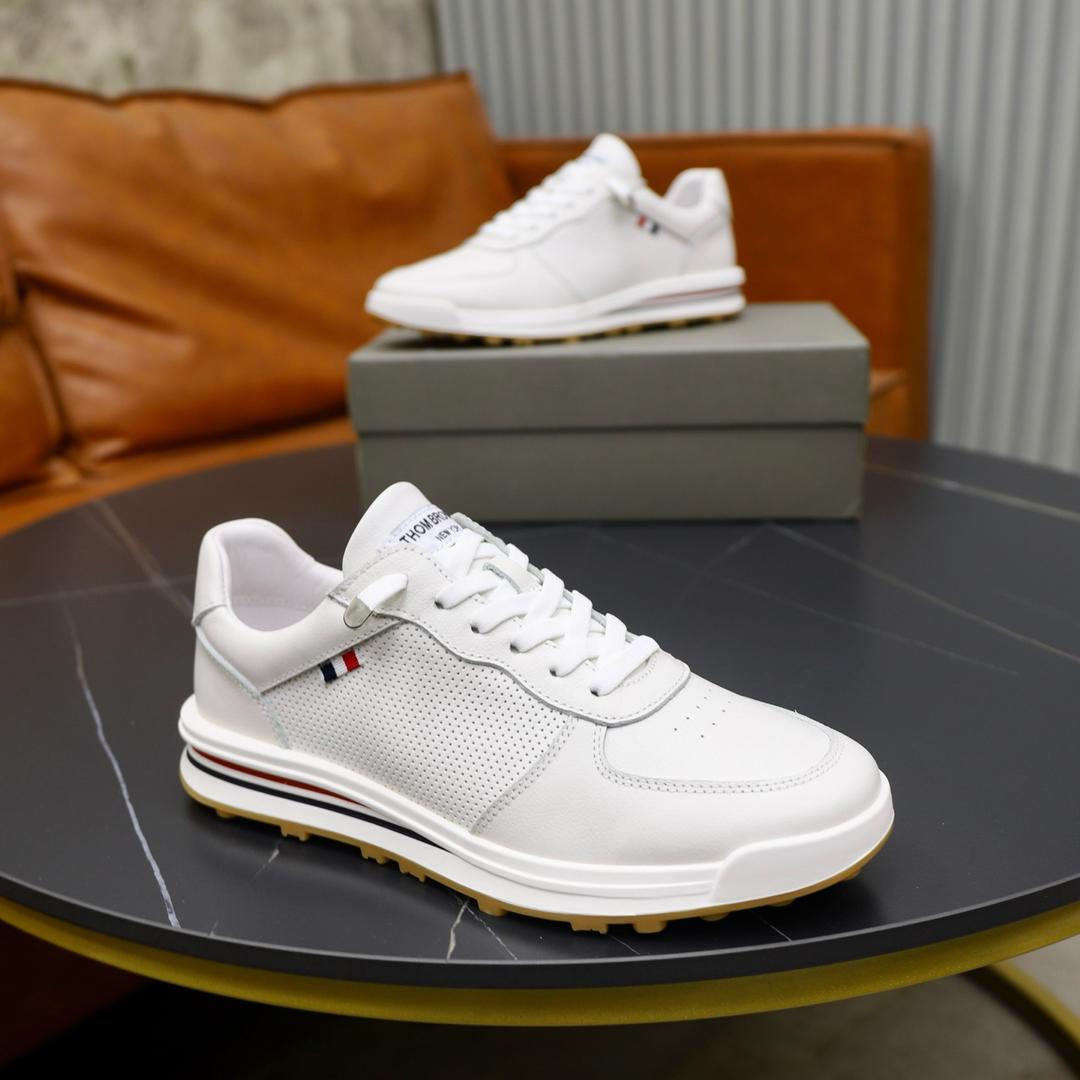 Thom Browne Low-Top Leather Sneaker
