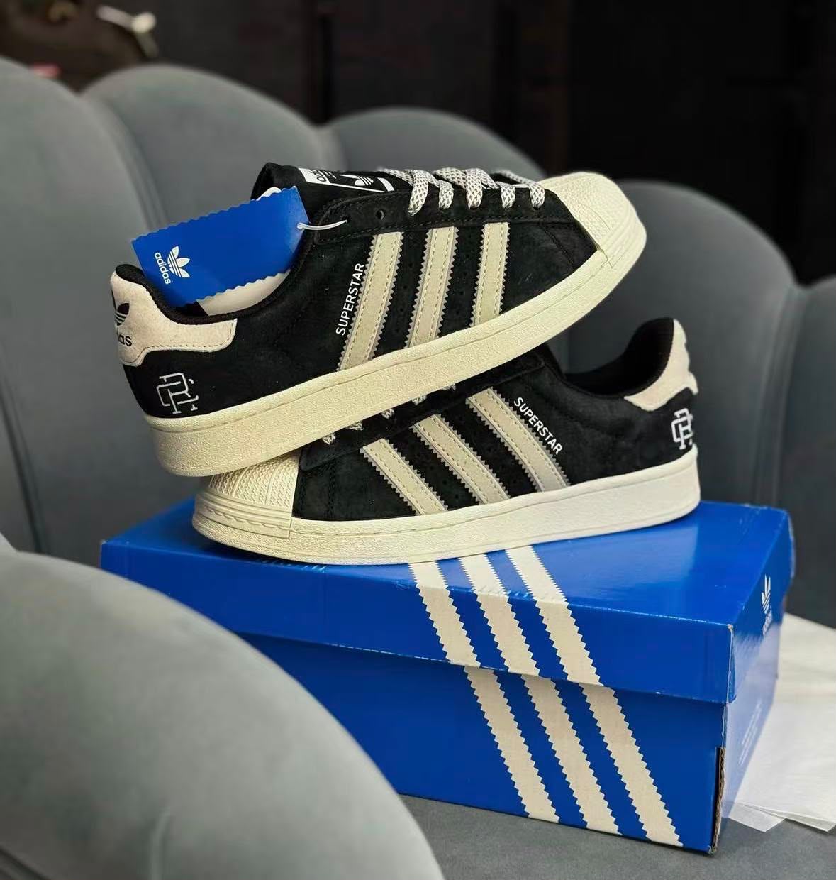 Adidas Superstar Black Cream