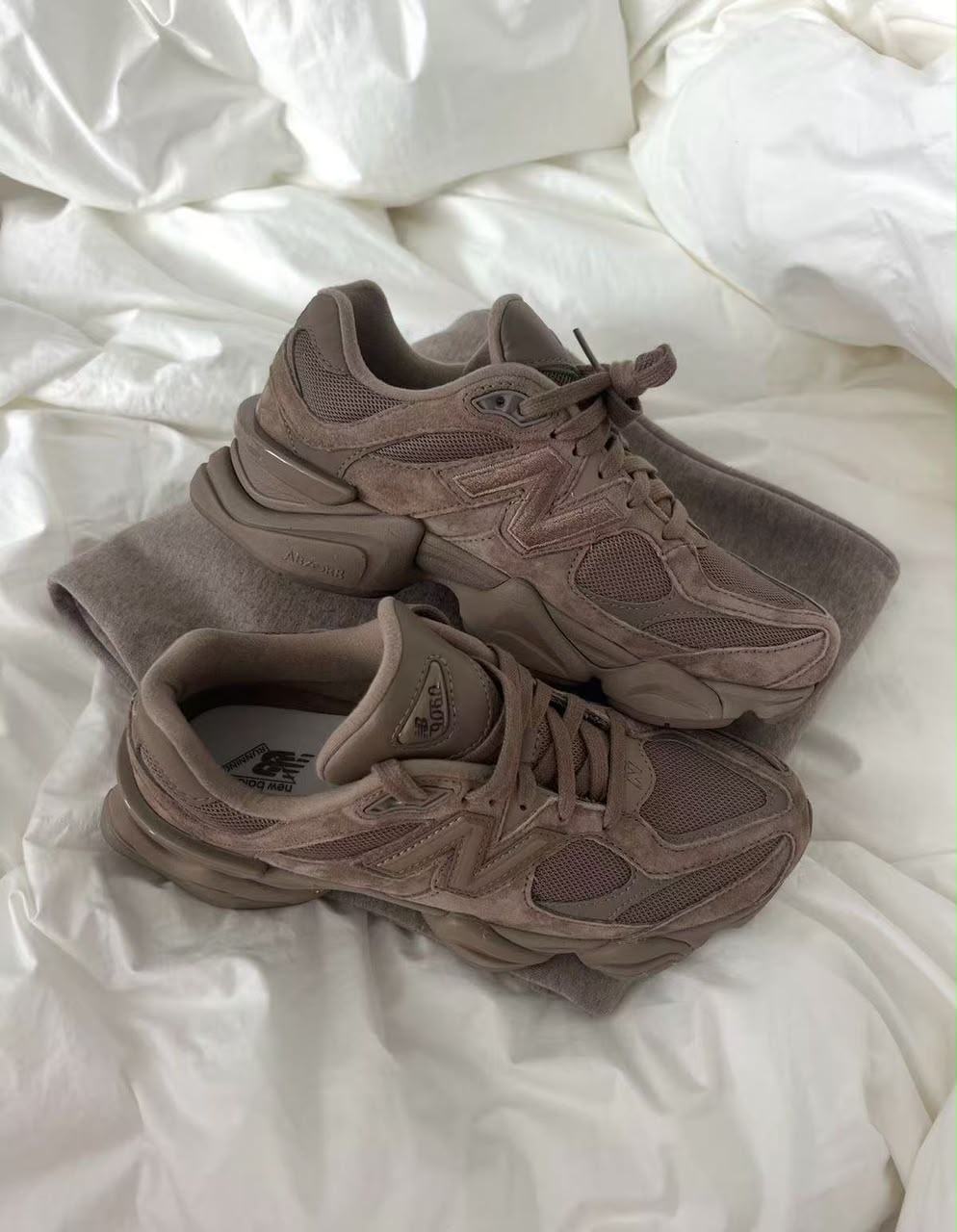 New Balance 9060 Mushroom Taupe Sneaker