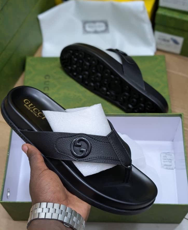 Gucci GG Leather Thong Sandals