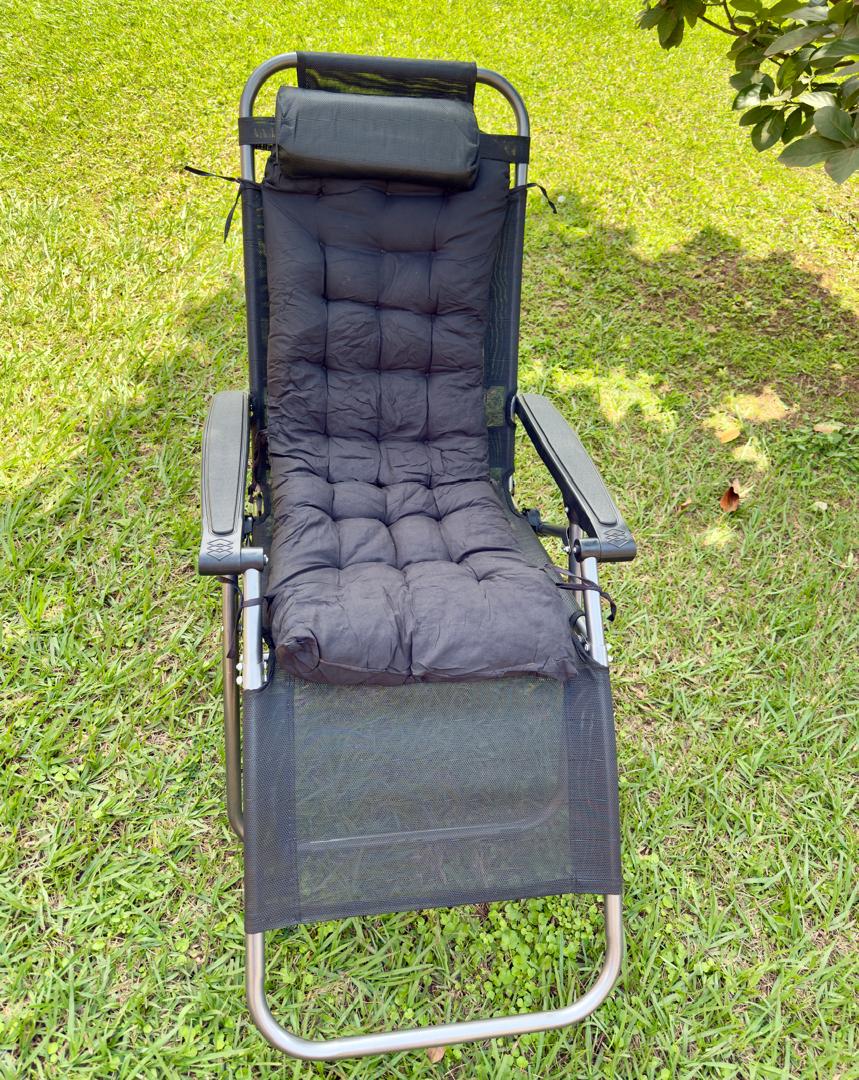 Reclining Outdoor Lounge Chairs