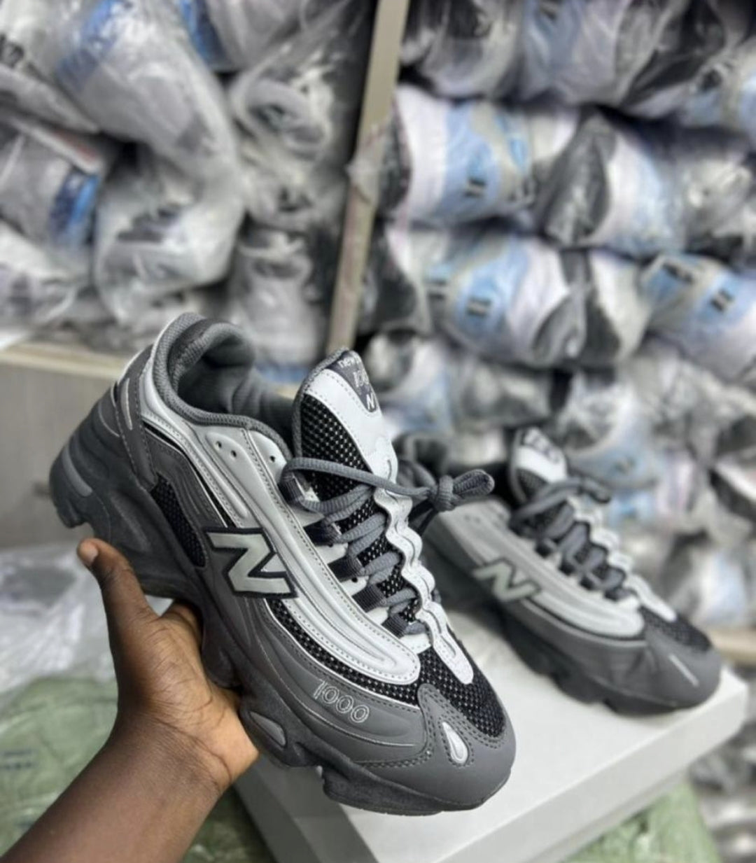 New Balance 1000 Chunky Sneaker – Grey/Black