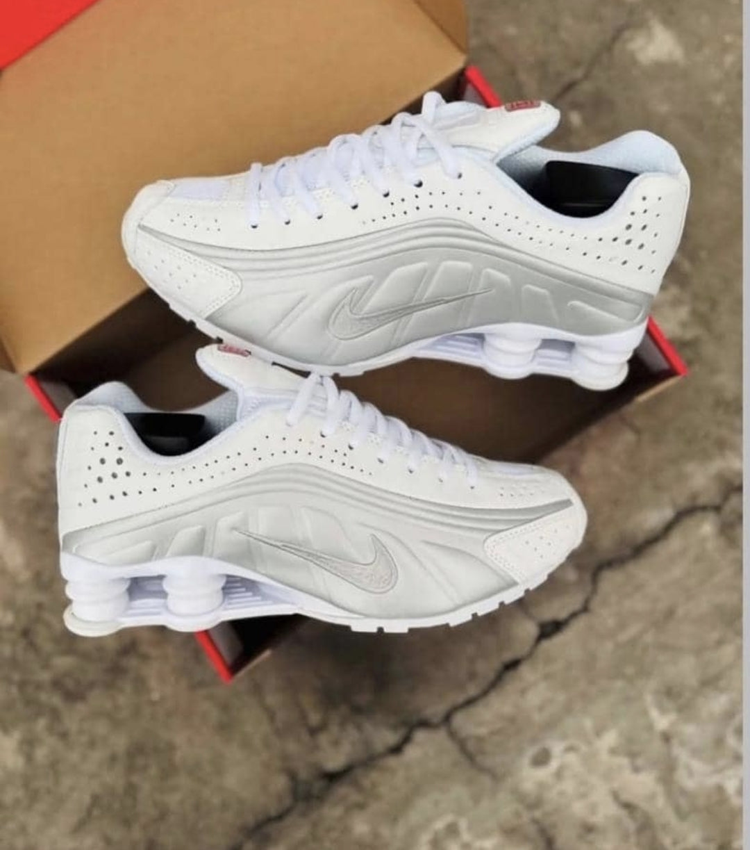 Nike Shox R4 – Triple White
