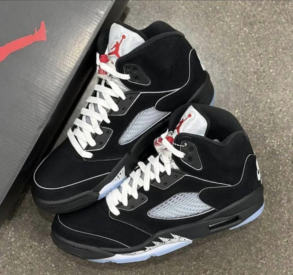 Air Jordan 5 Retro – Black/Silver