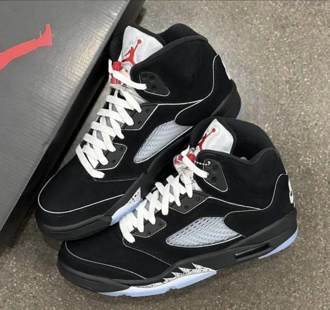 Air Jordan 5 Retro – Black/Silver