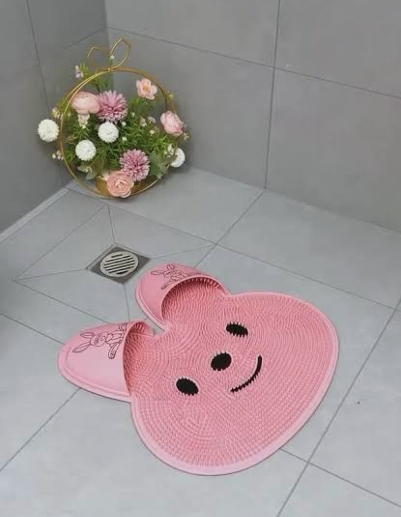 Cute Smiley Face Bathroom Slippers