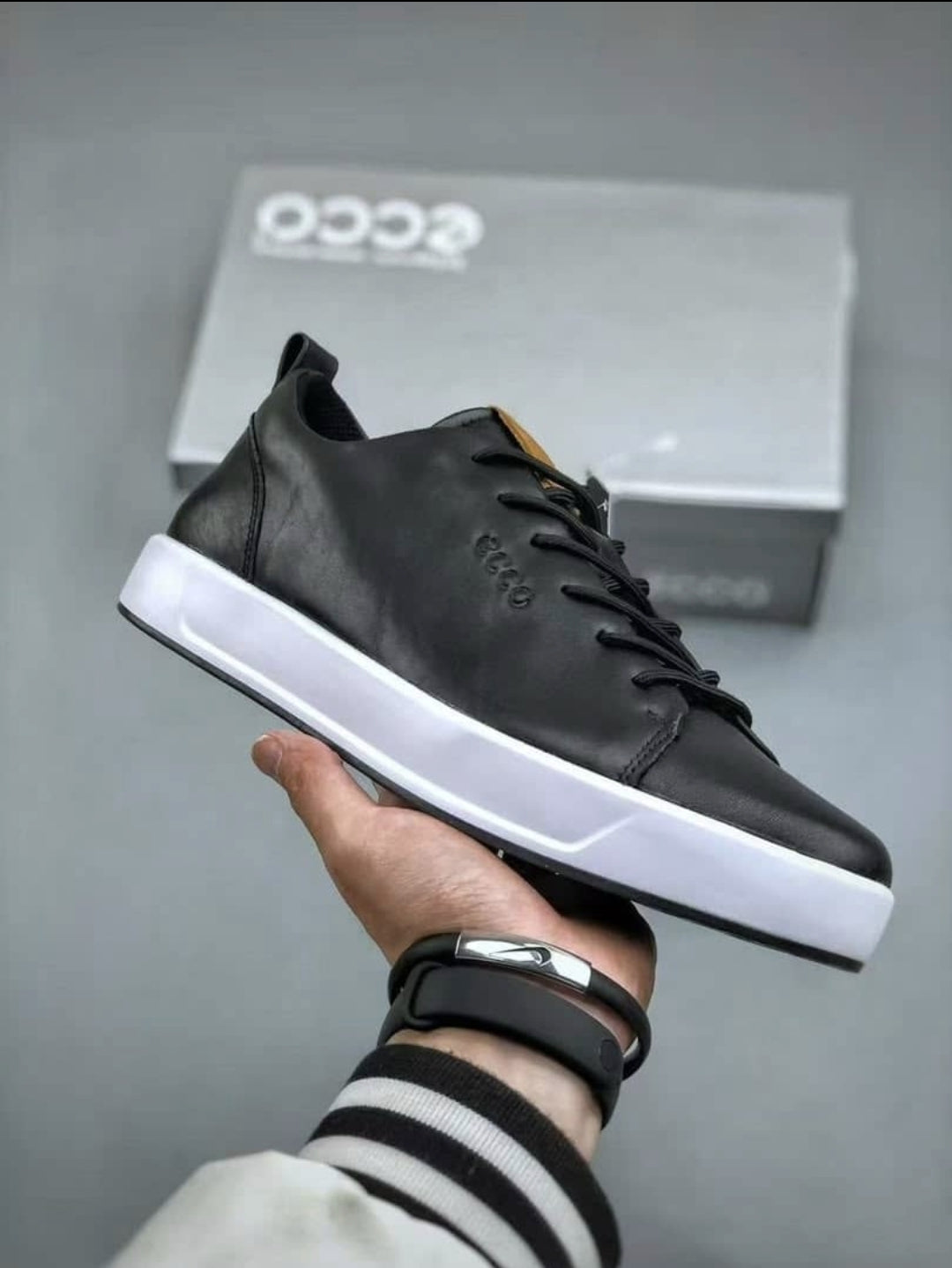 ECCO Black Leather Low-Top Sneaker
